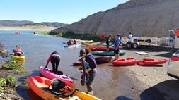 10-31-15_Paddlers_getting_ready